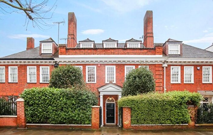 6 Bedroom Semi-Detached House To Rent In Hamilton Terrace, London, NW8