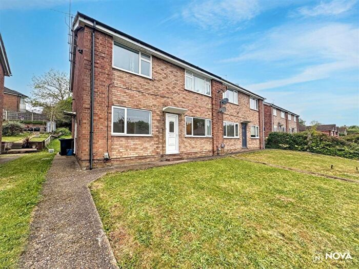 2 Bedroom Flat For Sale In Deep Denes, Luton, LU2