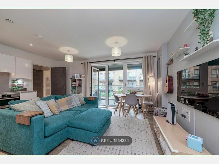 2 Bedroom Flat To Rent In Lion Court, Isleworth, TW7