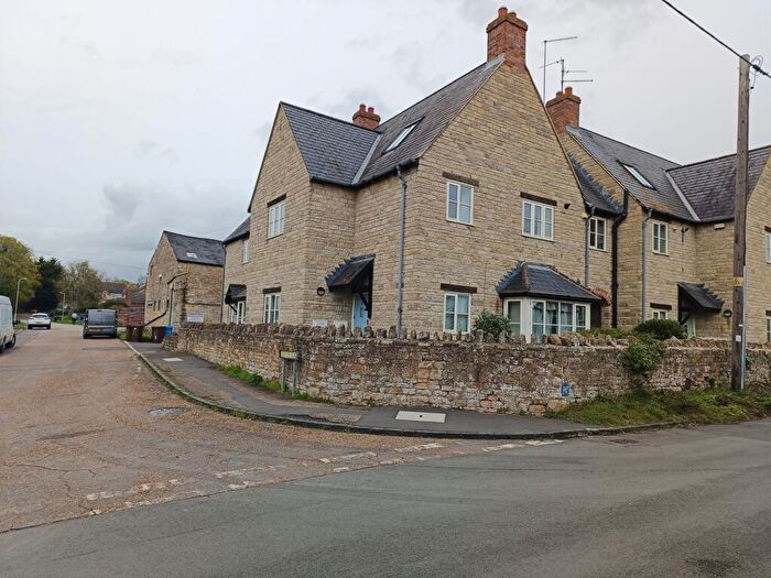 2 Bedroom Flat To Rent In Branson Mews, Weldon, NN17