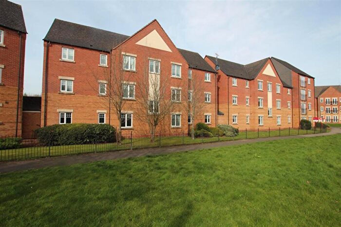 2 Bedroom Flat To Rent In Hedgerow Close, Redditch, B98