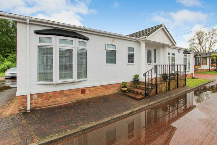 2 Bedroom Bungalow For Sale In Franklins Avenue, Pilgrims Retreat, Maidstone, ME17