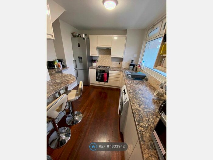 5 Bedroom Flat To Rent In Fowler House, London, SW8