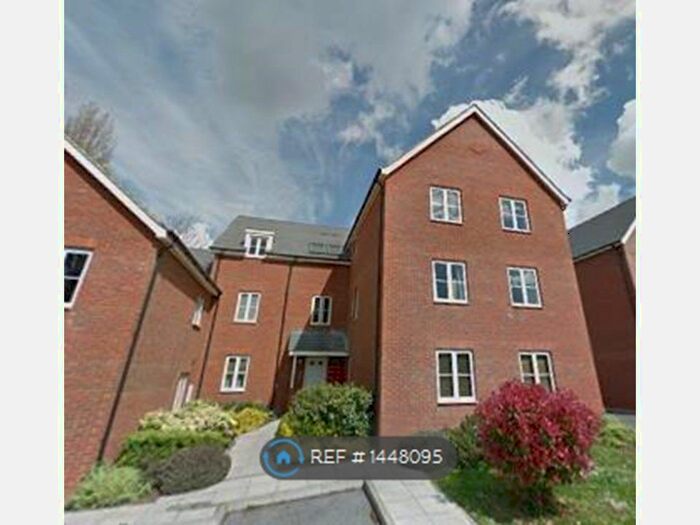 2 Bedroom Flat To Rent In Hughes Croft, Bletchley, Milton Keynes, MK3