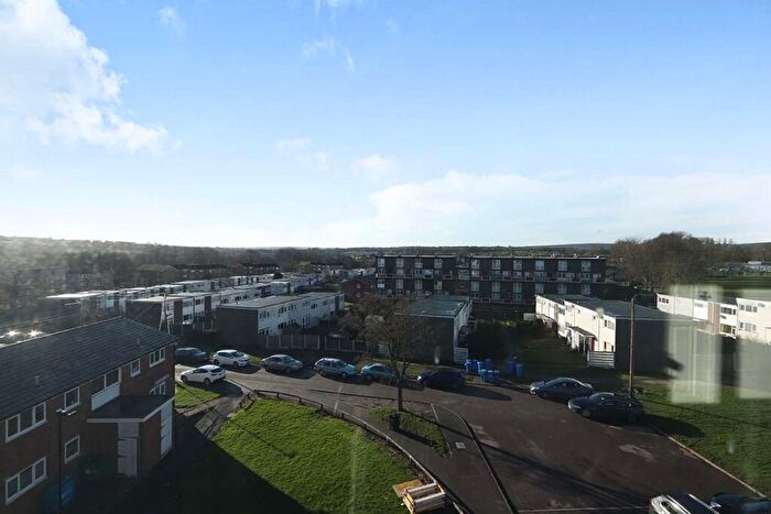 2 Bedroom Maisonette To Rent In White Thorns Drive, Sheffield, S8