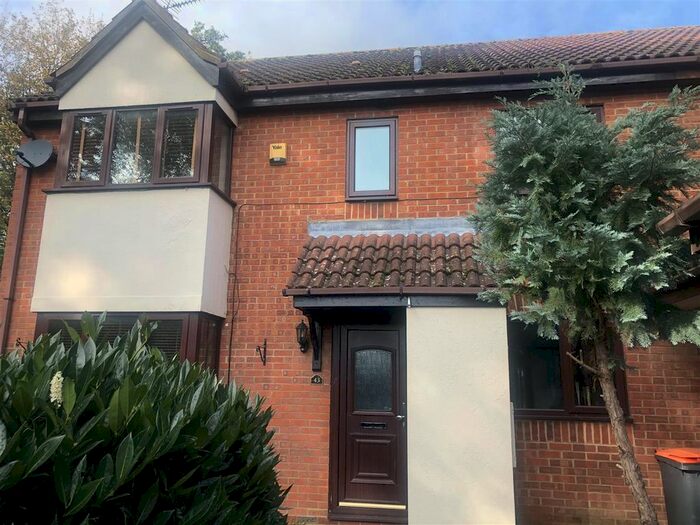 2 Bedroom Terraced House To Rent In Bury Walk, Bedford, MK41