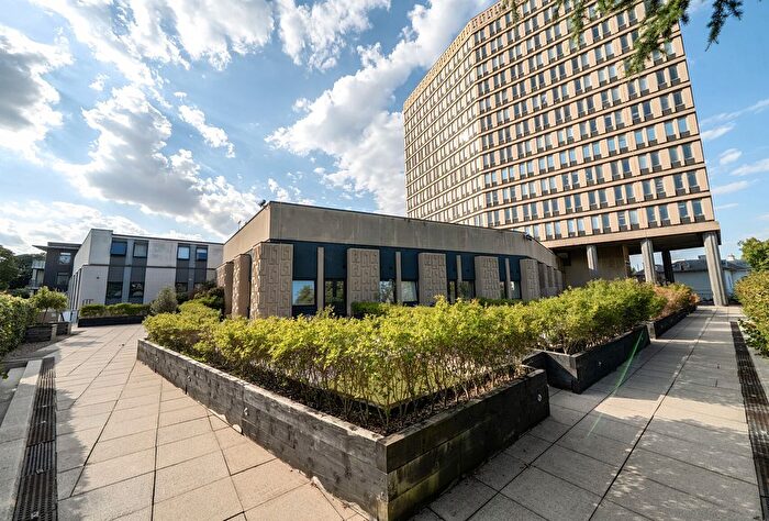 2 Bedroom Flat For Sale In Montpellier Terrace, Cheltenham, Gloucestershire, GL50