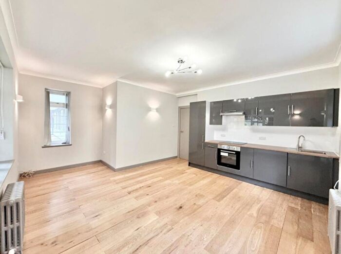 2 Bedroom Flat To Rent In Greville Place, London, NW6