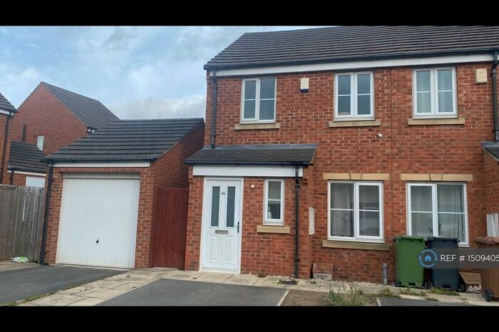 2 Bedroom End Of Terrace House To Rent In Ash Tree Grove, Leeds, LS14