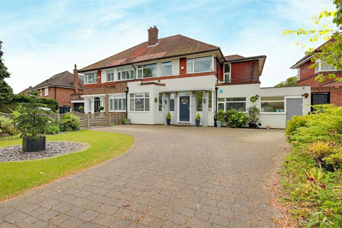 4 Bedroom Semi-Detached House For Sale In West Ella Way, Kirk Ella, HU10