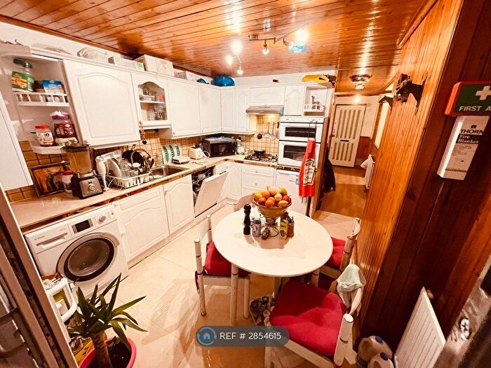 4 Bedroom Terraced House To Rent In Canning Town, Canning Town, E16