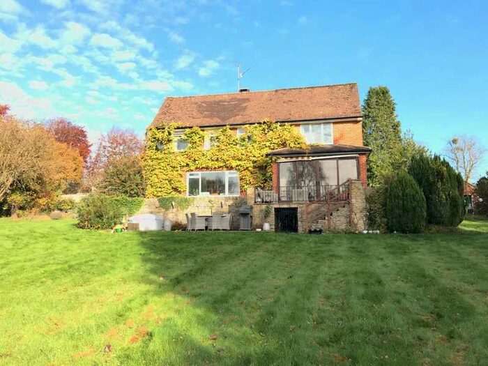 4 Bedroom Detached House To Rent In Stonehenge Road, Amesbury, Wiltshire, SP4