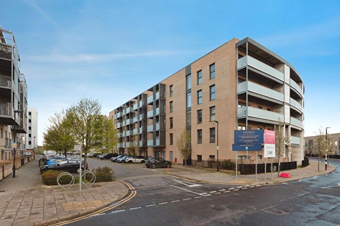 2 Bedroom Flat For Sale In Blueberry Court, Holmeoak Avenue, Rainham, RM13