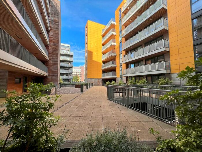 2 Bedroom Flat To Rent In Geoffrey Watling Way, Norwich, NR1