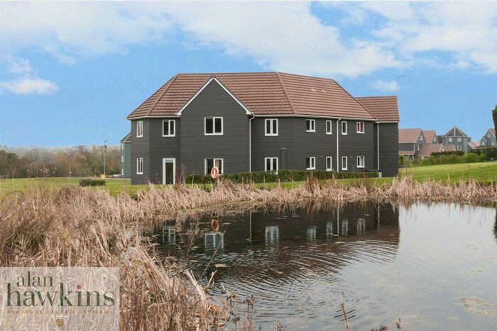 2 Bedroom Retirement Property For Sale In Wiltshire Cresent, Royal Wootton Bassett, SN4