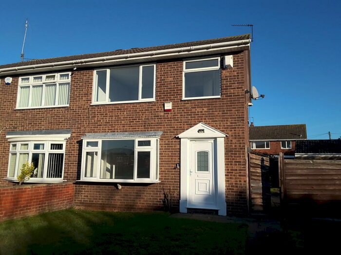 3 Bedroom Semi-Detached House To Rent In Nooking Close, Armthorpe, DN3