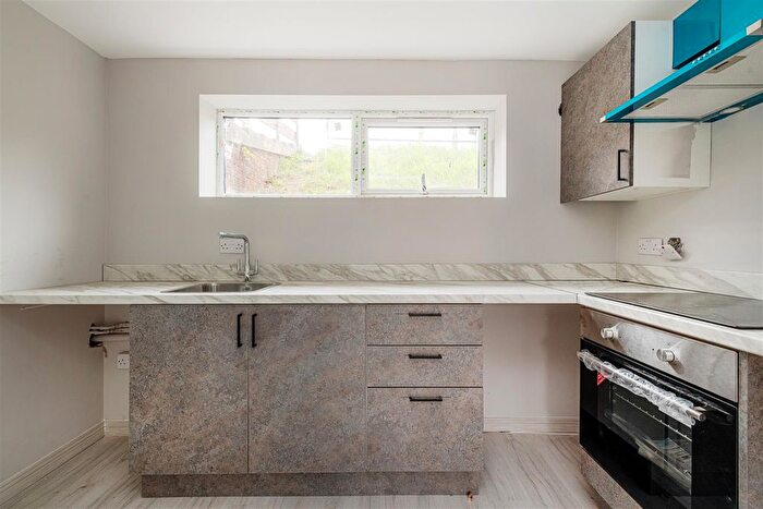 1 Bedroom Flat To Rent In Longland Way, High Wycombe, HP12
