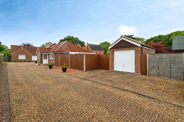 2 Bedroom Bungalow For Sale In Brick Kiln Gardens, New Road, Catfield, Great Yarmouth, NR29