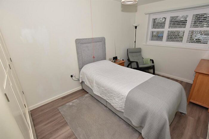 2 Bedroom Semi-Detached Bungalow For Sale In Shetland Drive, Bromborough, CH62