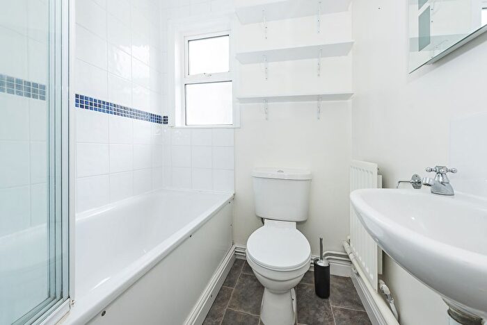 Studio To Rent In Heath Road, Twickenham, TW1