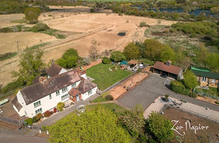 5 Bedroom Detached House For Sale In Mucking, SS17