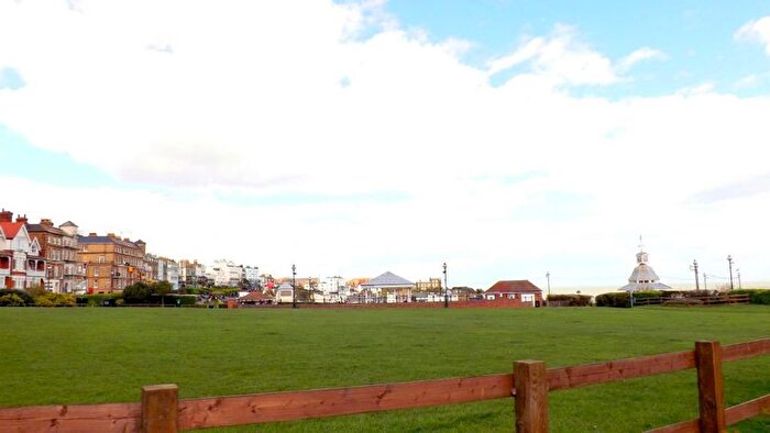 2 Bedroom Flat To Rent In Granville Road, Broadstairs, CT10