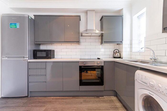 4 Bedroom Flat To Rent In Sloane Court, Jesmond, NE2