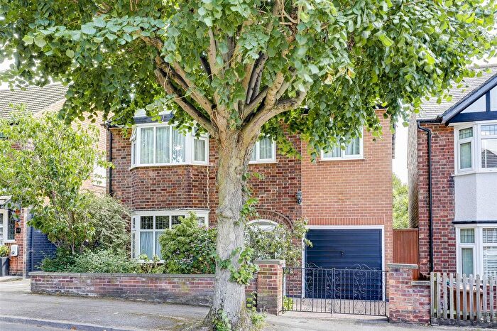 4 Bedroom Detached House For Sale In Wadham Road, Woodthorpe, NG5