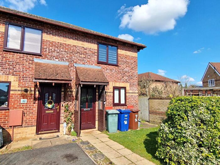 2 Bedroom End Of Terrace House For Sale In Acacia Walk, Bicester, OX26
