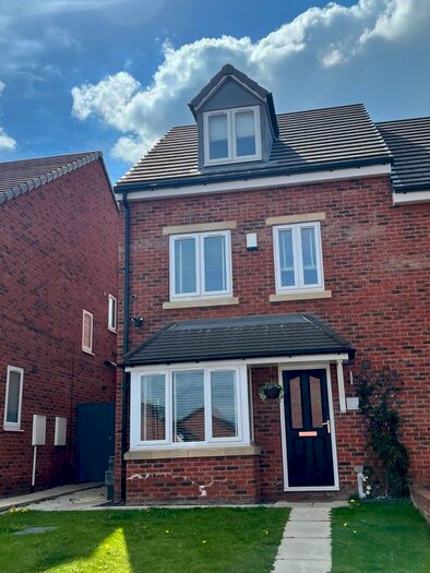 4 Bedroom Semi-Detached House To Rent In Kings Court, Barnsley, S73