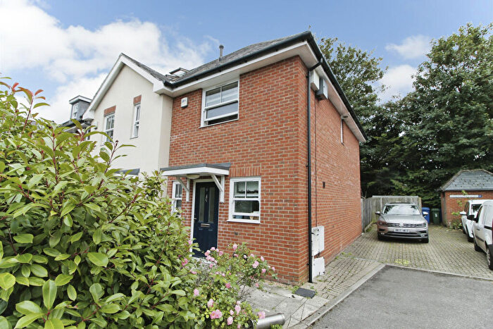 2 Bedroom End Of Terrace House To Rent In Axminster Court, Farnborough, Hampshire, GU14