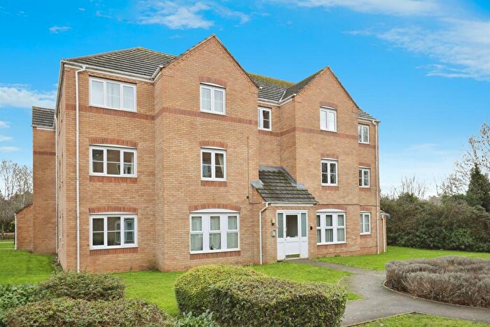 2 Bedroom Flat For Sale In Gardeners End, Rugby, CV22