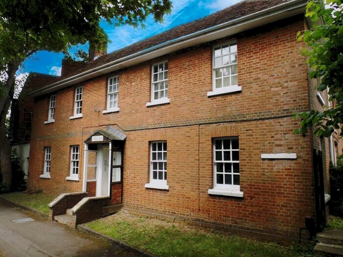 1 Bedroom Flat To Rent In Westfield House, Mansbridge, SO18