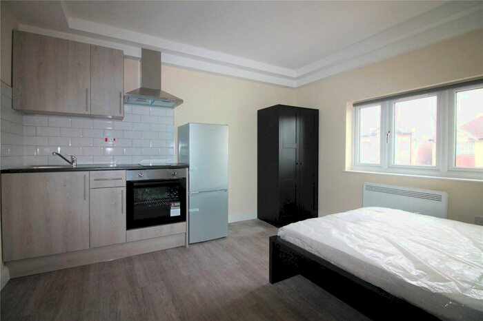 1 Bedroom Studio To Rent In Costons Lane, Greenford, UB6