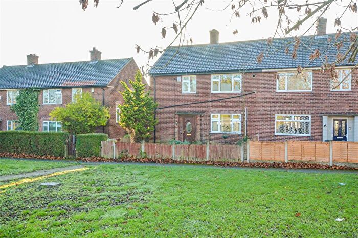 3 Bedroom Semi Detached House For Sale In Rylstone Grove, Wakefield, WF1