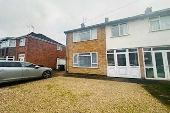 3 Bedroom Property To Rent In Cowdray Close, Leamington Spa, CV31