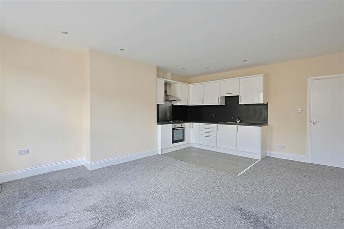 2 Bedroom Flat To Rent In Forest Hall Road, Forest Hall, NE12