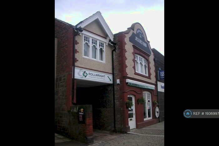 2 Bedroom Flat To Rent In Market St, Wirral, CH47