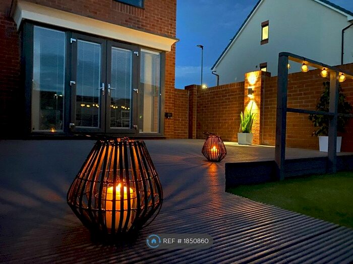 4 Bedroom End Of Terrace House To Rent In Oak Dene Way, Waverley, Rotherham, S60