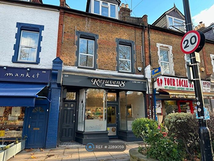 2 Bedroom Maisonette To Rent In Middle Lane, London, N8