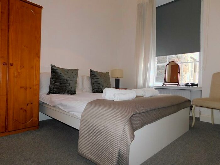 2 Bedroom Flat To Rent In , Lothian Street, Edinburgh, EH1