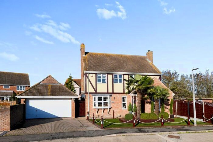 4 Bedroom Property For Sale In Esplanade, Chelmsford, CM3