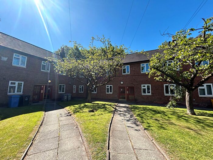 2 Bedroom Flat To Rent In Larch Avenue, Manchester, M32