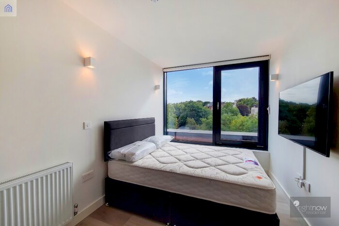 3 Bedroom Semi-Detached House To Rent In Rowland Hill Close, Swindon, Wiltshire, SN99