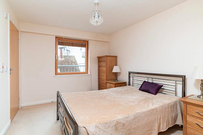 2 Bedroom Flat To Rent In Charlotte Street, Mid Floor, AB25