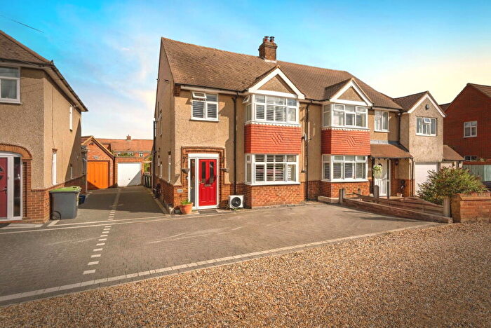 3 Bedroom Semi-Detached House For Sale In Shefford Road, Clifton, SG17