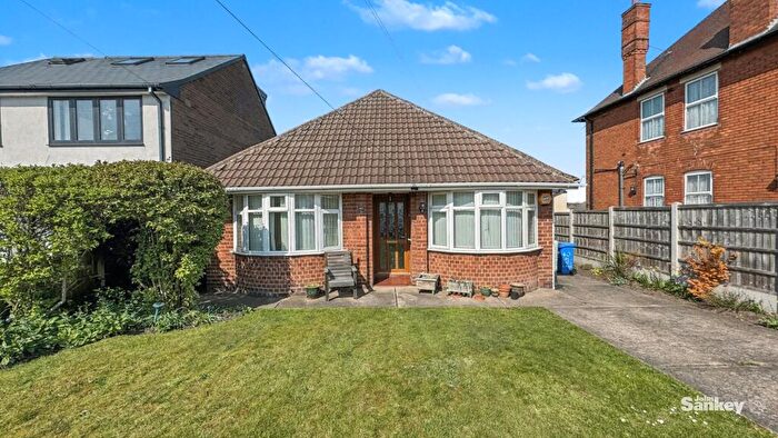 2 Bedroom Detached Bungalow For Sale In Little Barn Lane, Mansfield, NG18