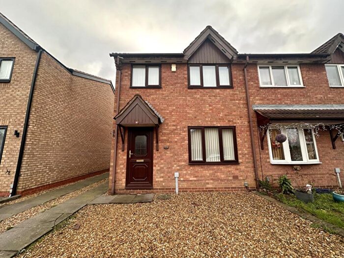 3 Bedroom Semi-Detached House To Rent In Cambridge Way, Acocks Green, B27