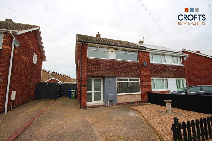 3 Bedroom Semi-Detached House For Sale In Woodlands Avenue, Immingham, DN40