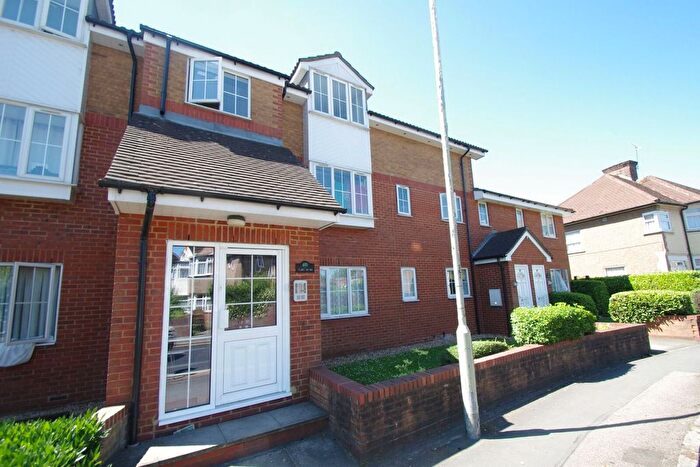 1 Bedroom Flat To Rent In , Watford, WD18